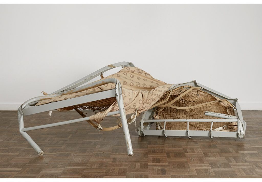 5 lits d'artistes contemporains dans lesquels on n'aimerait pas se coucher  - Artistikrezo