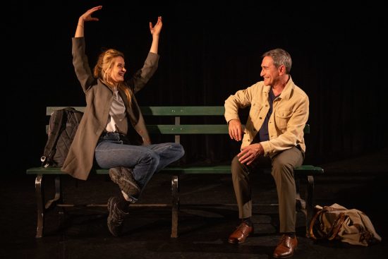 « Place de la République » ou le théâtre en suspension de Clément Hervieu-Léger